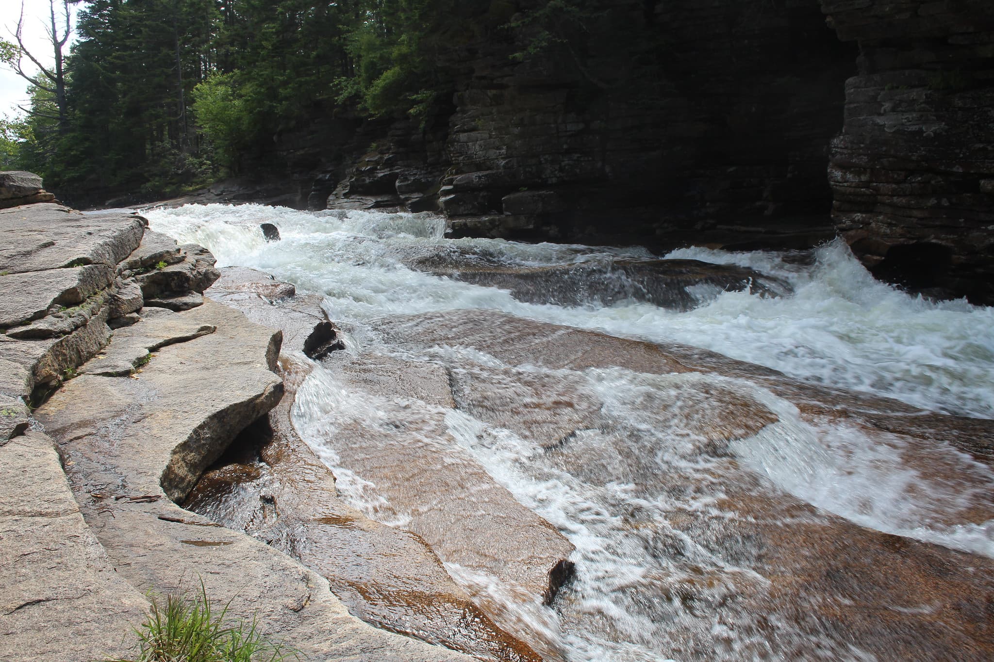 Lower Ammonoosuc Falls scene in New Hampshire (gallery 2). User supplied image; verify rights before public publish.