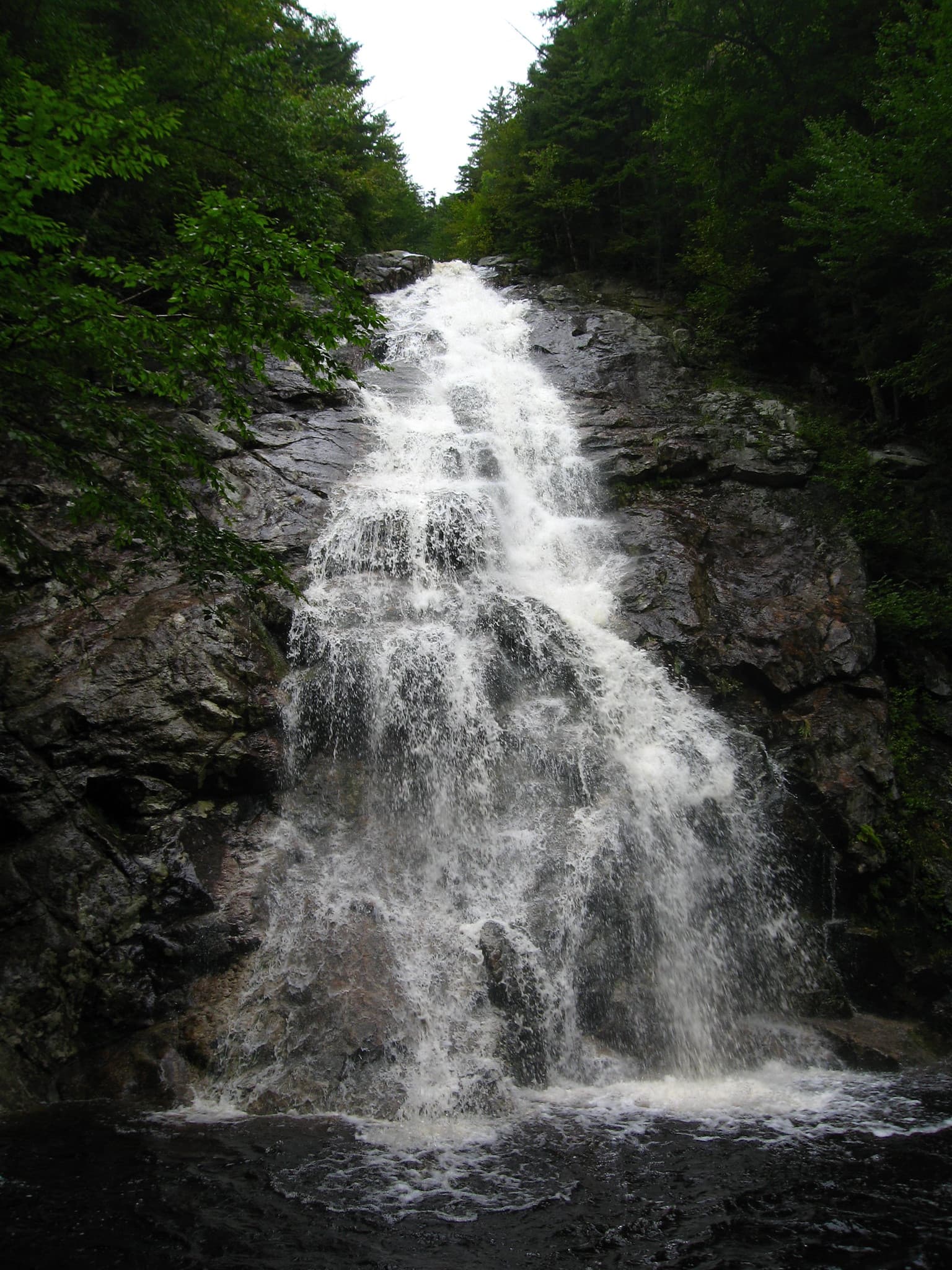 Nancy Cascades scene in New Hampshire (gallery 3). User supplied image; verify rights before public publish.